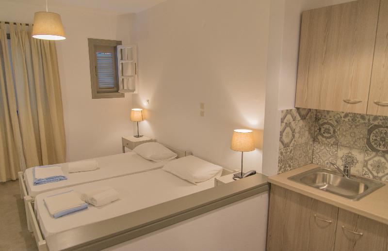 Ostria Hotel & Apartments Gavrio Luaran gambar