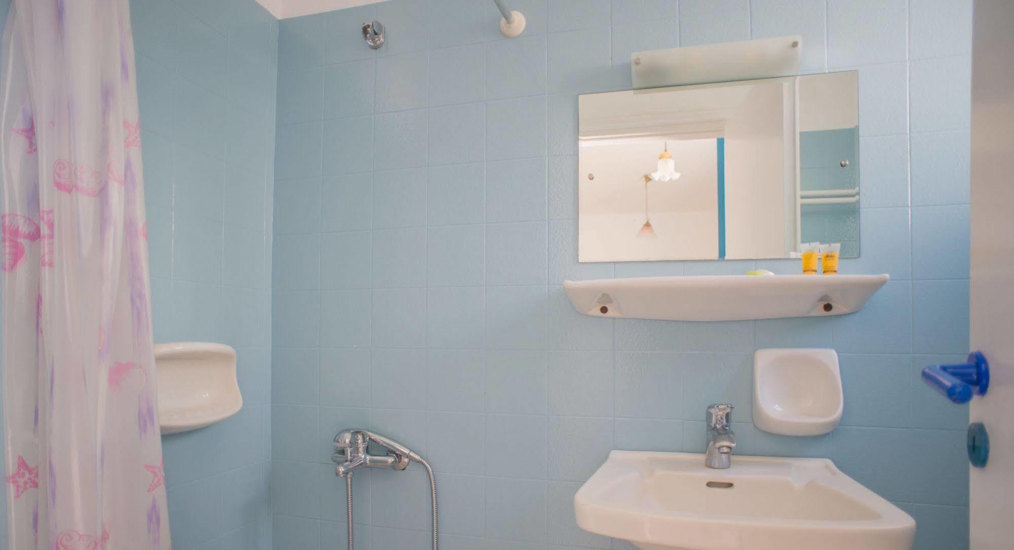 Ostria Hotel & Apartments Gavrio Luaran gambar